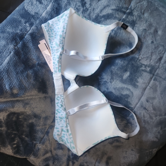 Victoria's Secret Bra push up - Picture 3 of 4